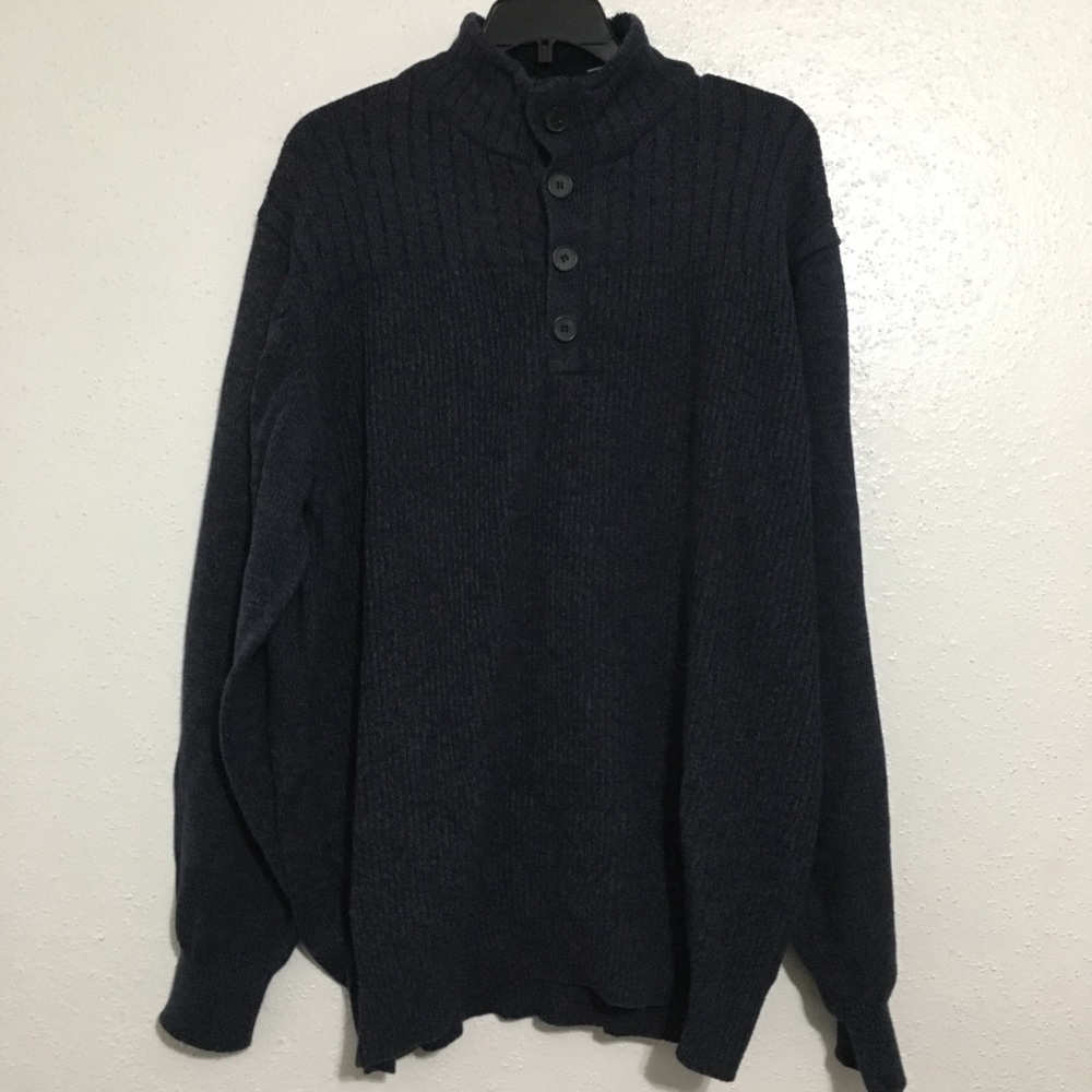 Men’s Oscar De La Renta sweater